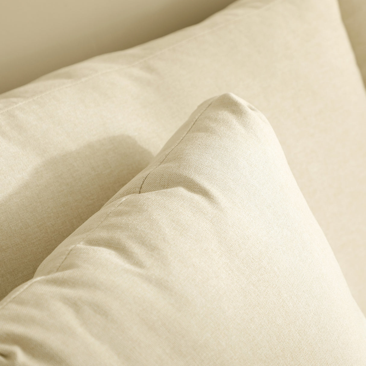 easycomfort easycomfort divano da 2 posti in legno di eucalipto e tessuto effetto lino con 2 cuscini 137x78x78 cm beige