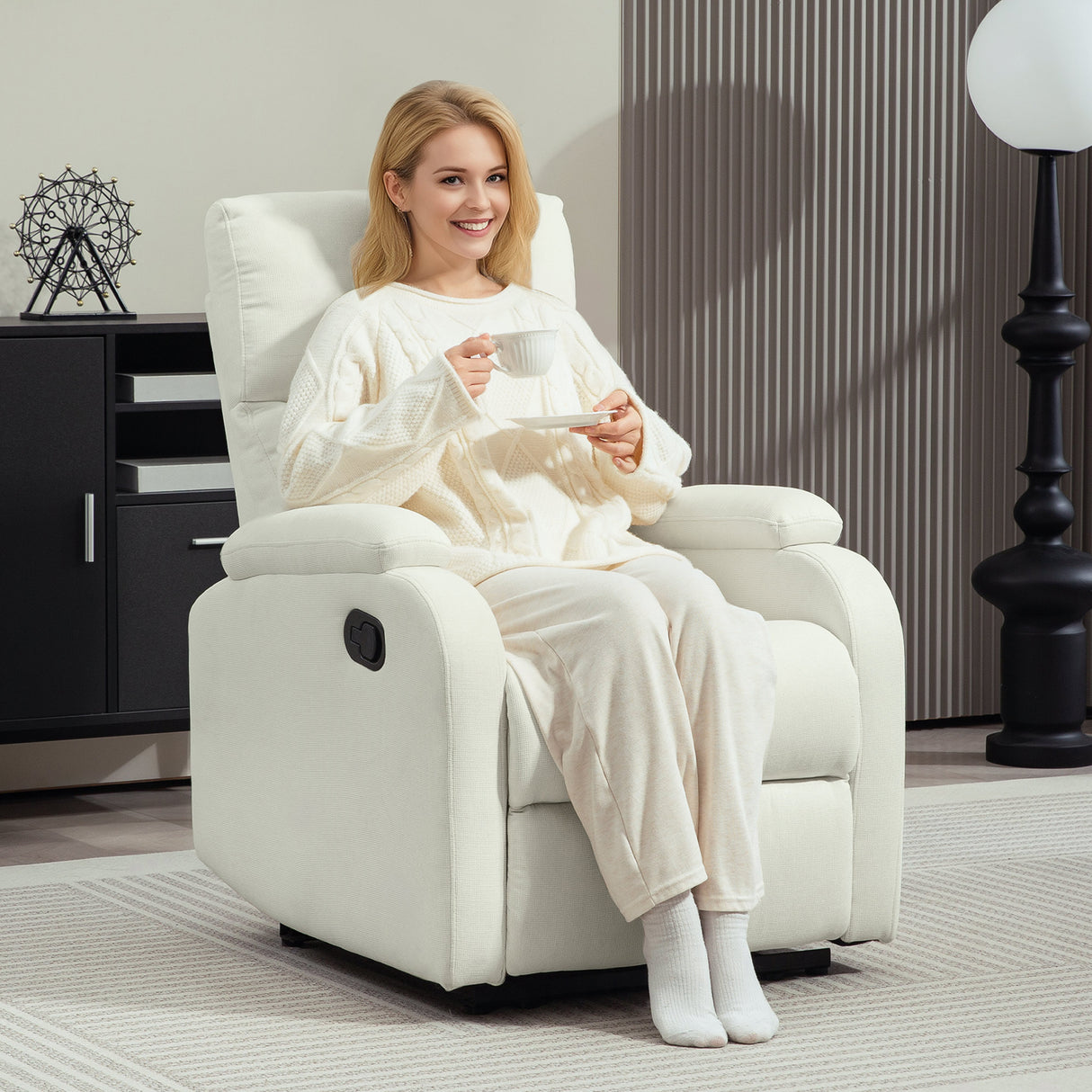 easycomfort easycomfort poltrona reclinabile manualmente a 60 extra imbottita in tessuto con poggiapiedi crema