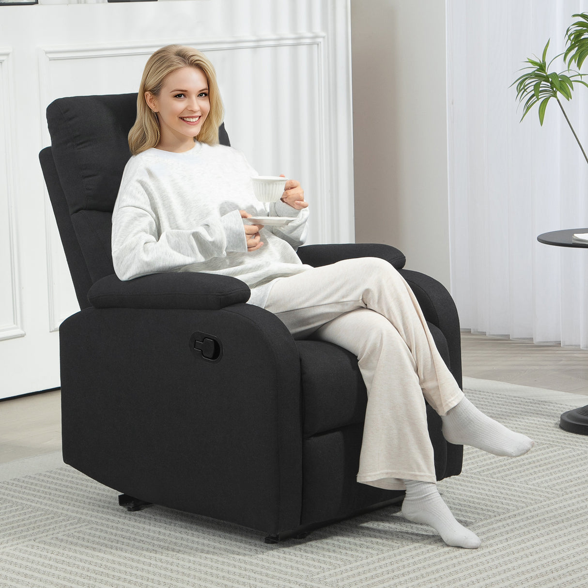 easycomfort easycomfort poltrona reclinabile manualmente a 60 extra imbottita in tessuto con poggiapiedi nero