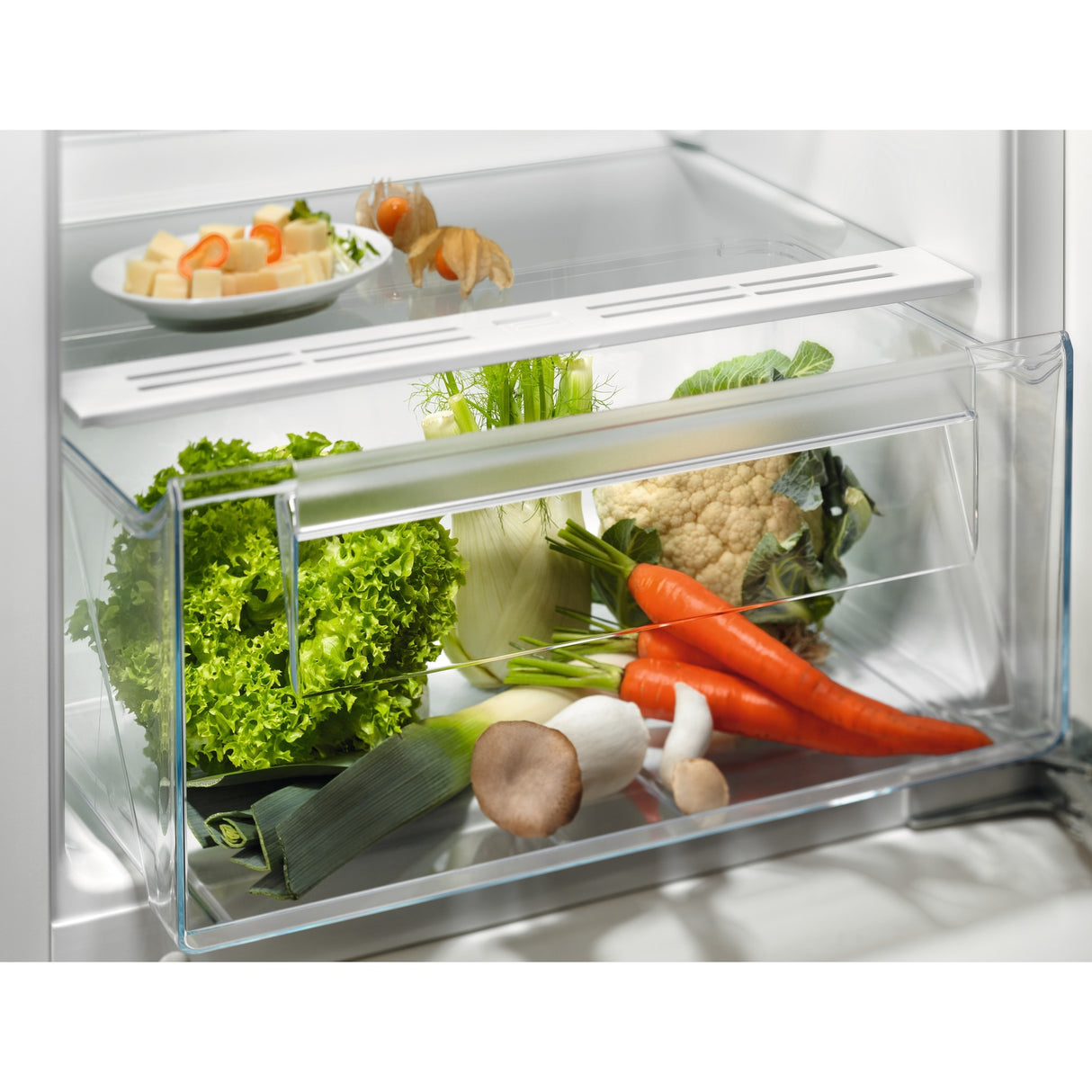 electrolux frigorifero monoporta a incasso electrolux lfb3ae12s serie 500 optispace 188 l classe e a1218l548p549 bianco ean 7333394014555
