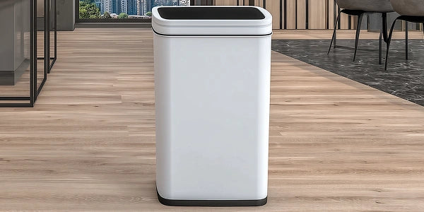 Poubelles et chariots de nettoyage
