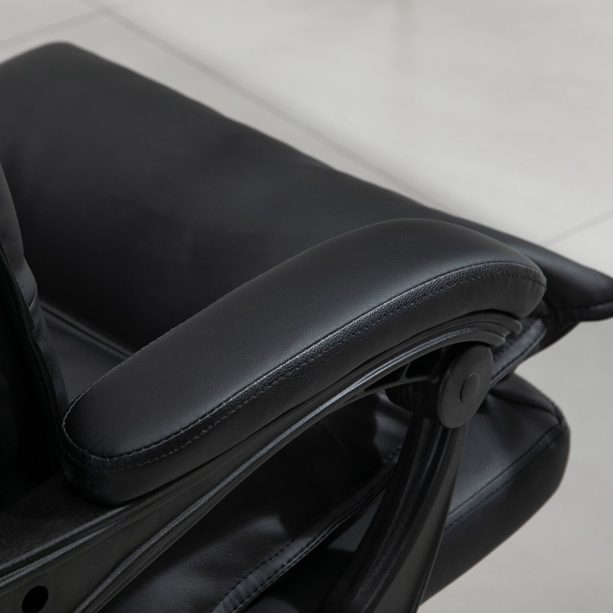 easycomfort easycomfort poltrona da ufficio in finta pelle nera sedia direzionale altezza regolabile con schiena alta reclinabile 155 e poggiapiedi ean 8054144139029