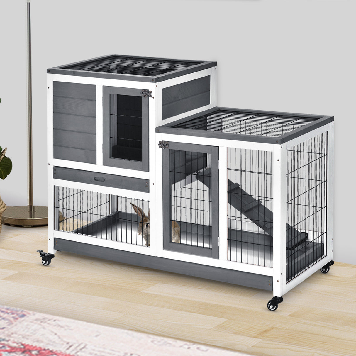 easycomfort easycomfort conigliera in legno con ruote vassoi estraibili e casetta con rampa 110x50x88 cm grigio e bianco