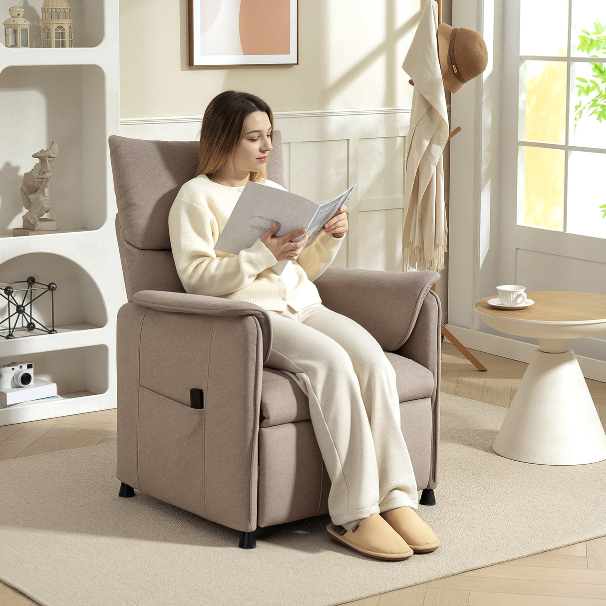 easycomfort easycomfort poltrona reclinabile elettrica con telecomando e poggiapiedi in tessuto effetto velluto 80x83x104 cm marrone