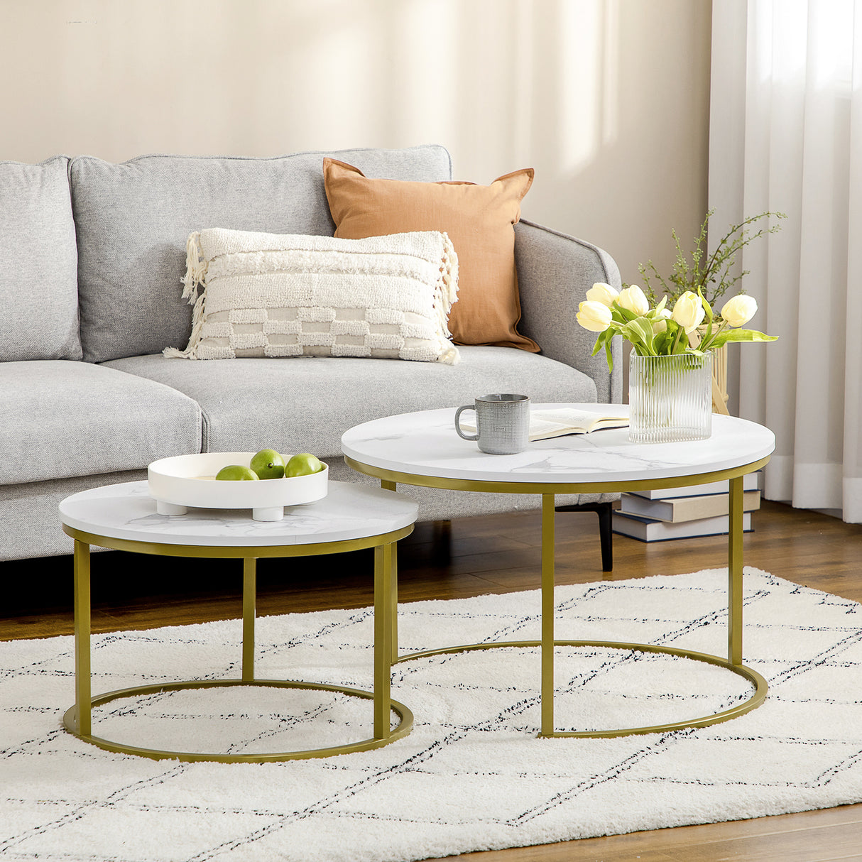 easycomfort easycomfort set 2 tavolini da salotto rotondi e impilabili in acciaio e truciolato 74x46 3 cm e 59x38 5 cm bianco e oro