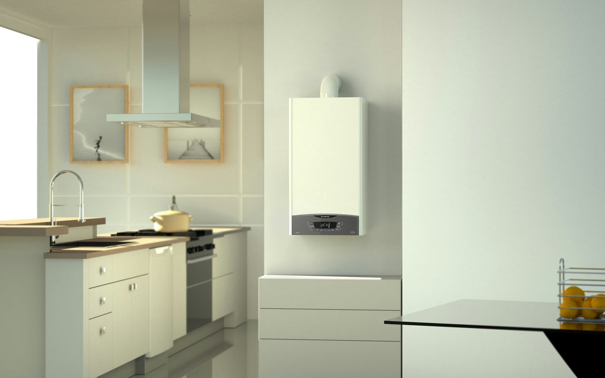 caldaia a gas ariston clas one system 24 kw gpl wi fi optional completa di kit fumi new erp 2018