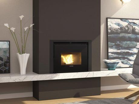 immagine-1-la-nordica-inserto-termocamino-a-pellet-ventilato-la-nordica-modello-comfort-p70-air-10-kw-con-radiocomando-palmare