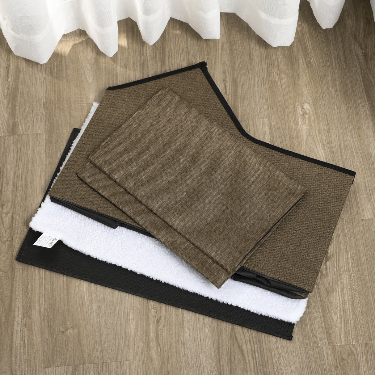 immagine-8-easycomfort-easycomfort-casetta-per-gatti-con-2-porte-pallina-da-gioco-cuscino-e-tappetino-tiragraffi-65x41x45-5-cm